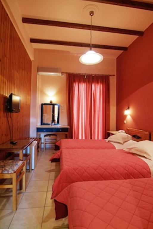 Hotel Varonos Delphi Ruang foto